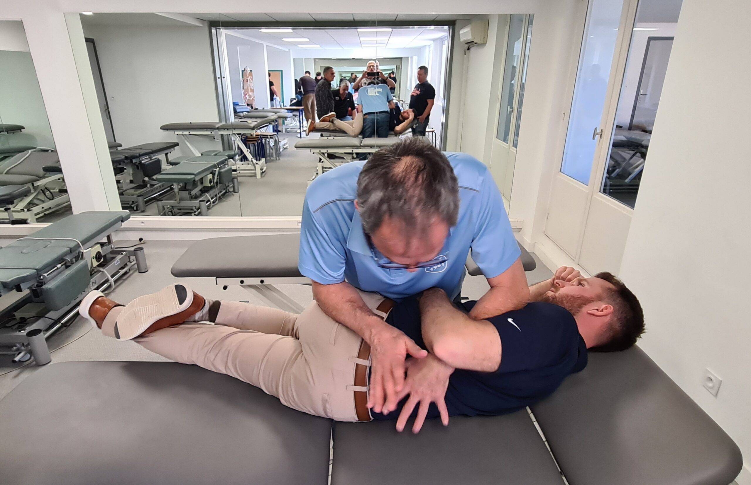 Bernard_montre_HVLA_ aux_américains1